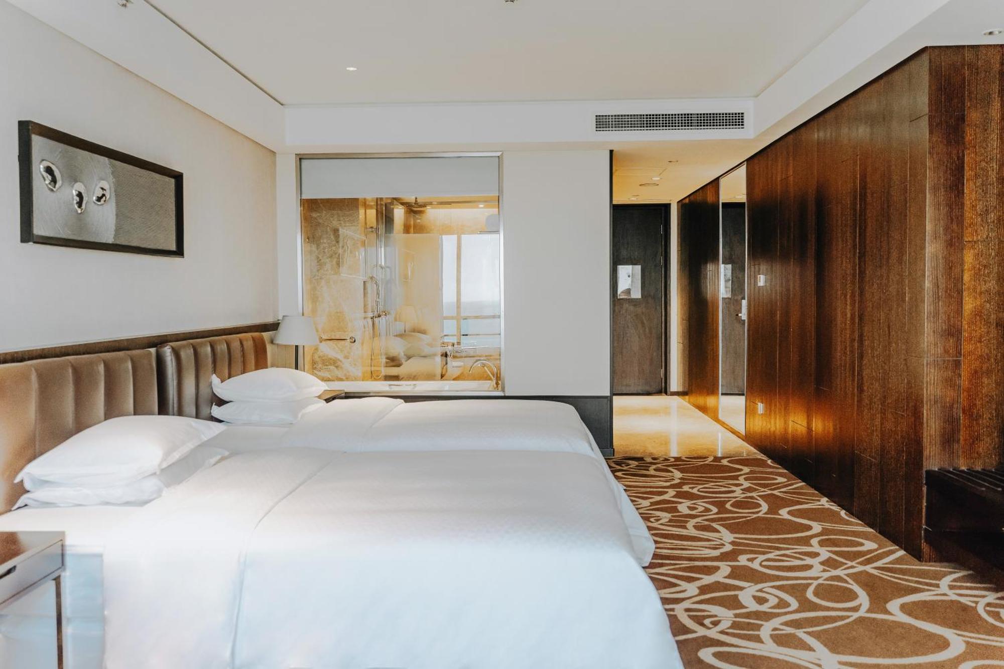 Four Points By Sheraton Qingdao, West Coast Exteriör bild