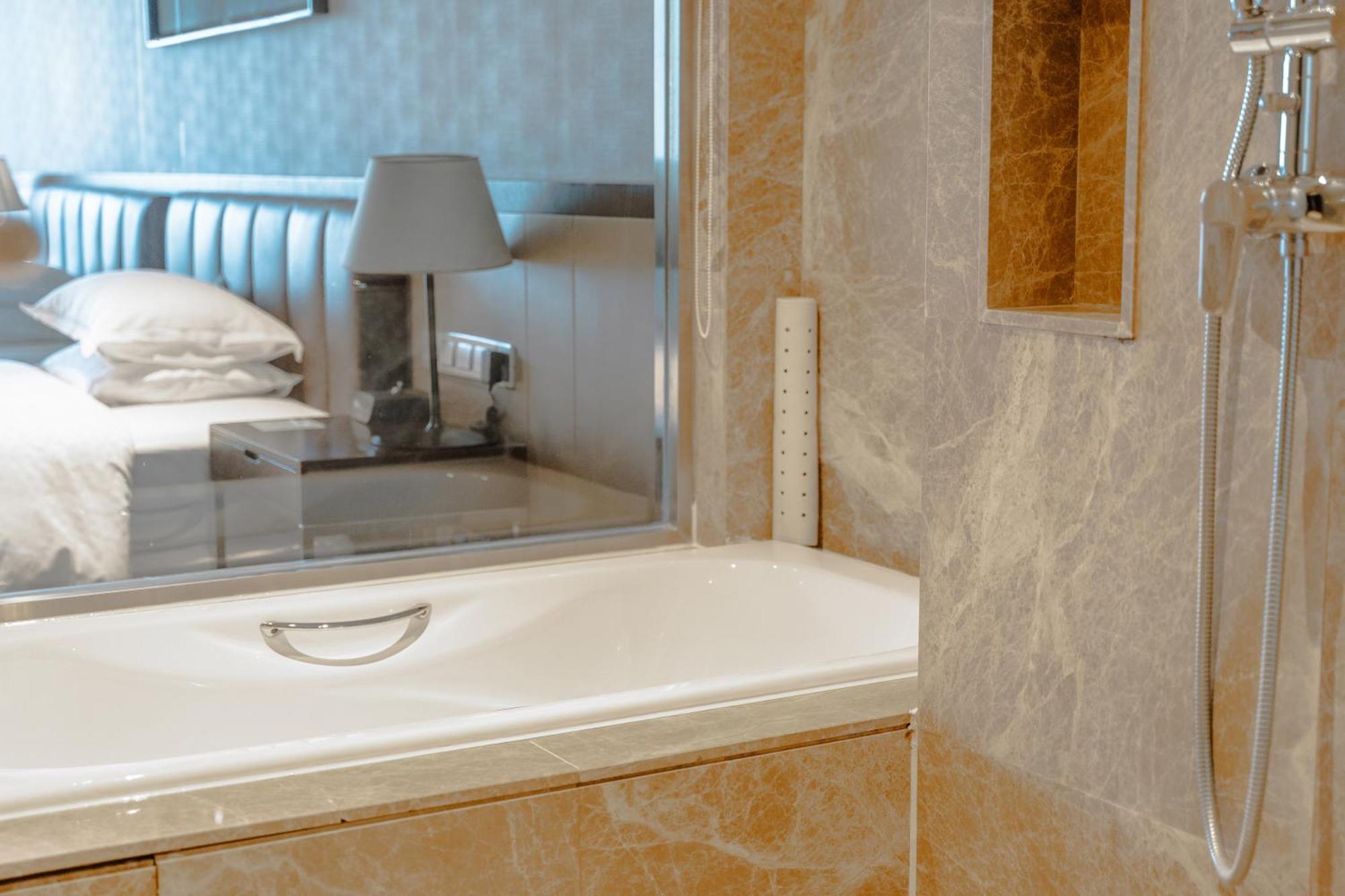 Four Points By Sheraton Qingdao, West Coast Exteriör bild