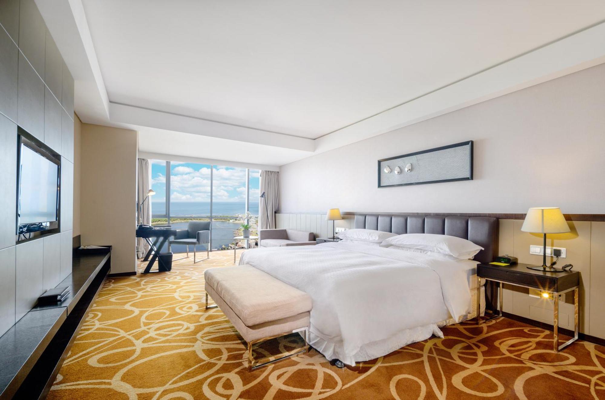 Four Points By Sheraton Qingdao, West Coast Exteriör bild