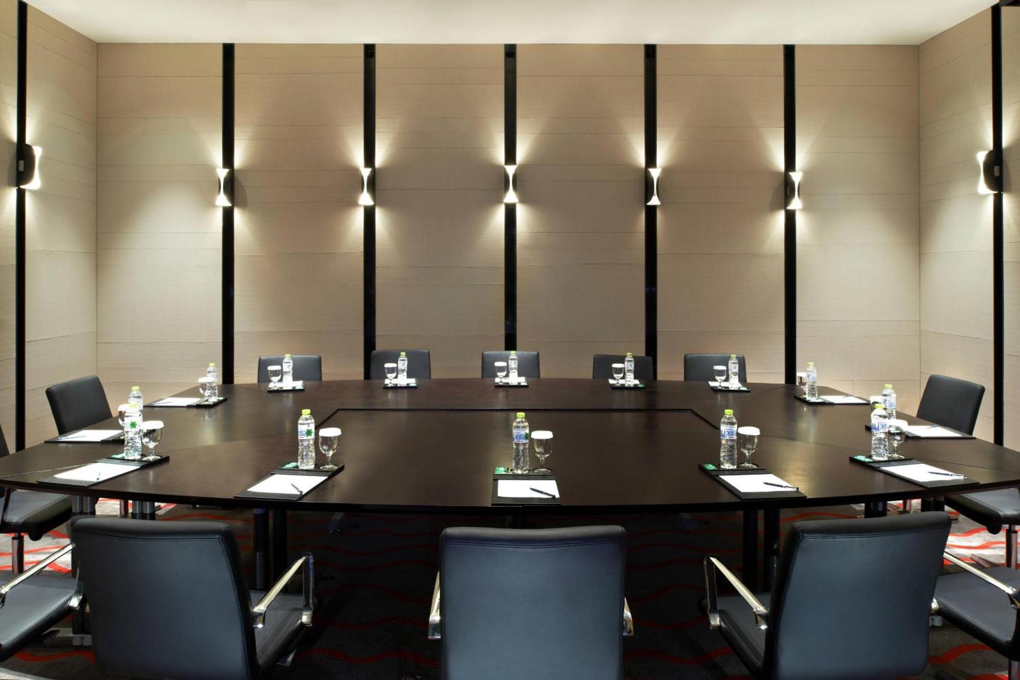 Four Points By Sheraton Qingdao, West Coast Exteriör bild