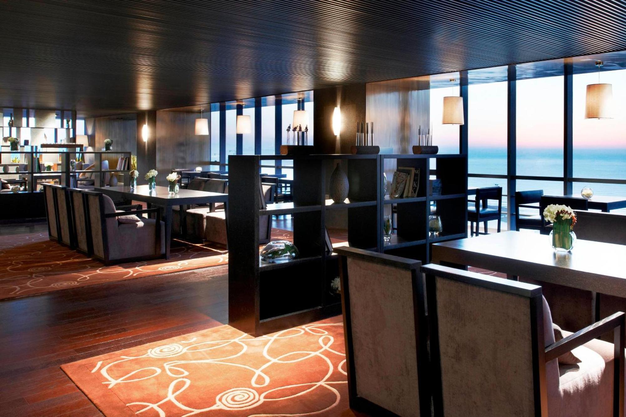 Four Points By Sheraton Qingdao, West Coast Exteriör bild