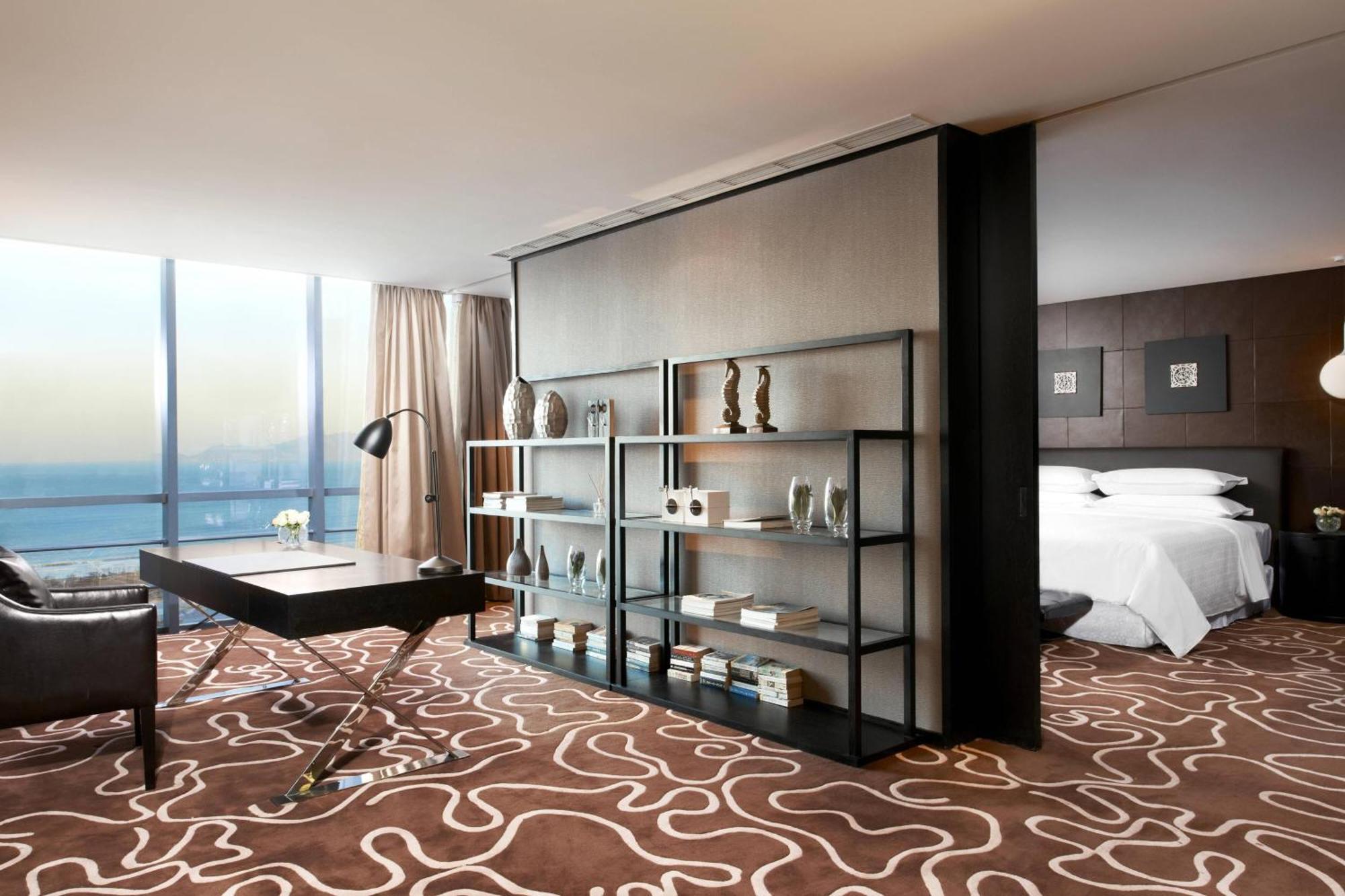 Four Points By Sheraton Qingdao, West Coast Exteriör bild