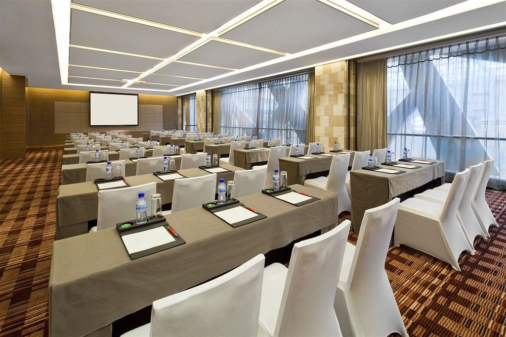 Four Points By Sheraton Qingdao, West Coast Exteriör bild