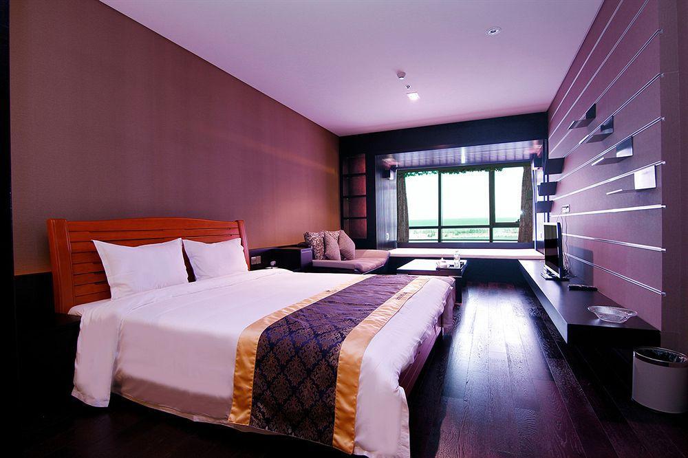 Four Points By Sheraton Qingdao, West Coast Exteriör bild