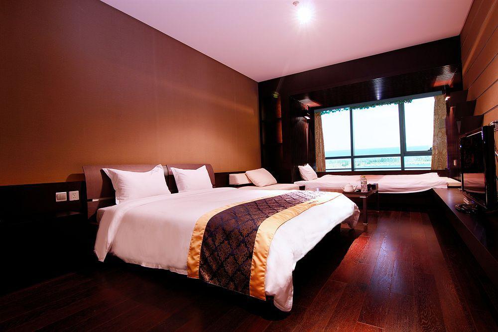 Four Points By Sheraton Qingdao, West Coast Exteriör bild