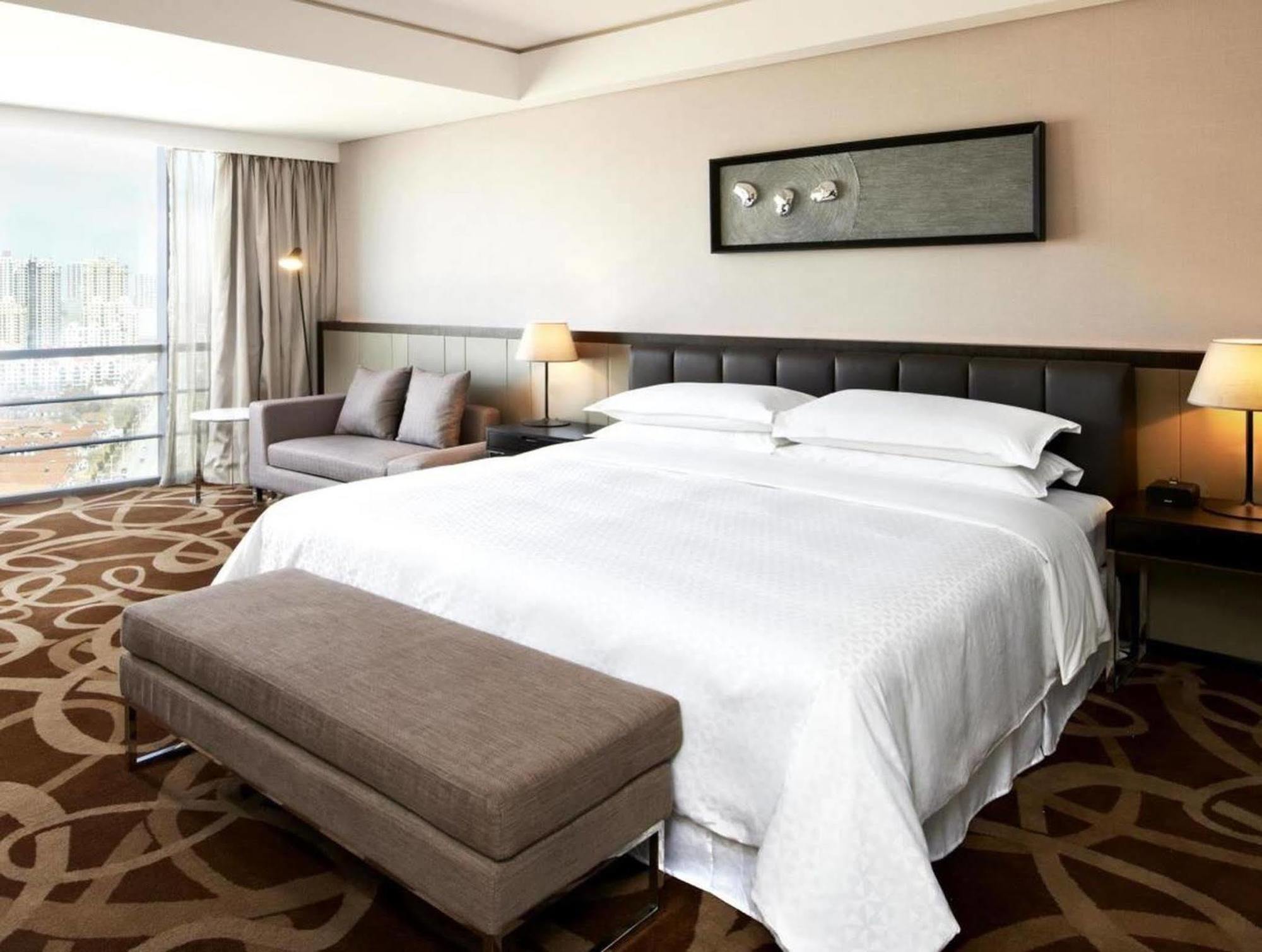 Four Points By Sheraton Qingdao, West Coast Exteriör bild